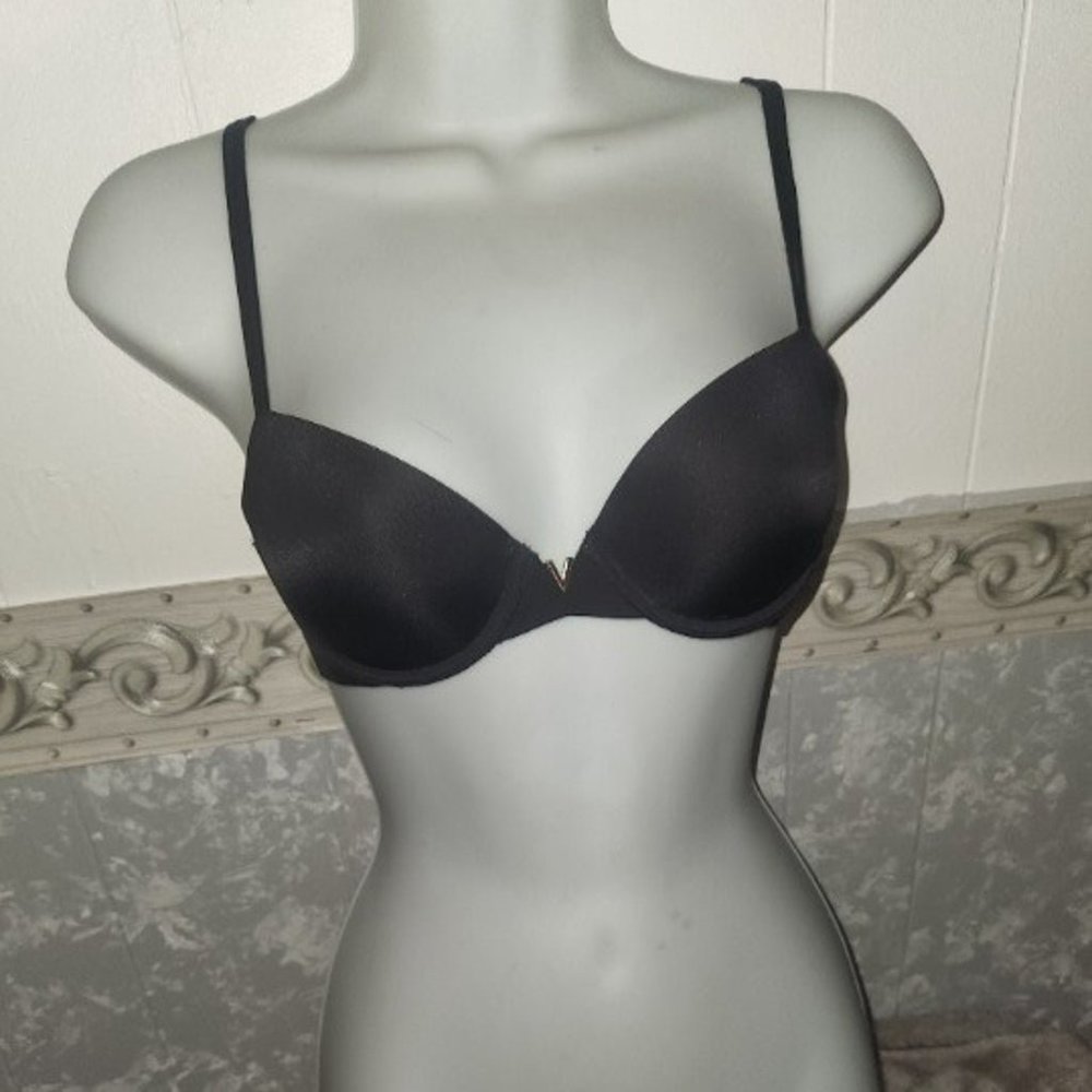 Victoria's Secret Black underwire Bra in size 32C